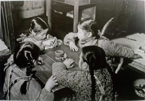 名称：老照片大合集(上万张各时代老照片)描述：老照片大合集(上万张各时代老照片)链接：