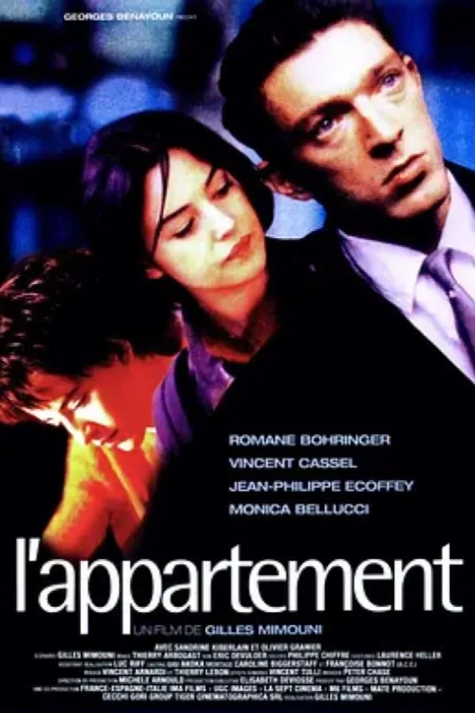 名称：非常公寓 L'appartement描述：麦克斯（文森特•卡塞尔 Vincent Cassel 饰）和女友就要步入结婚的殿堂，他却意外地看到失踪了的前女友丽萨（莫妮卡•贝鲁齐 Monica Bellucci 饰）