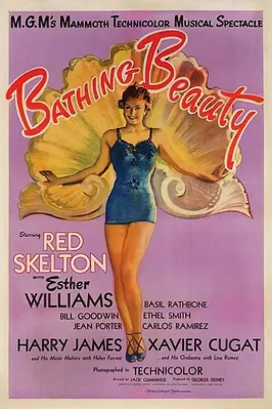 名称：出水芙蓉 Bathing Beauty描述：流行音乐作曲家史蒂夫（Red Skelton）在加州与美丽多情的大学游泳课老师卡罗琳（Esther Williams）一见倾心，两人谈婚论嫁之际，遭到唱片公司高层的反对，他们怕影响到史蒂夫为“水上盛典”作曲，但史蒂夫无视阻挠