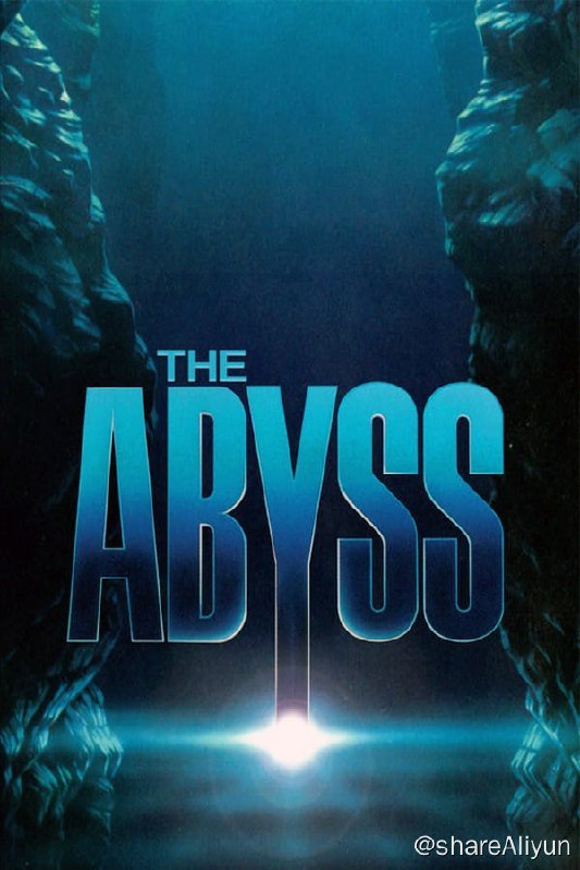 名称：深渊(1989) 非加长版 4K HDR&DV 外挂简中 字幕一般描述：当一架美国核子潜艇的队员在雷达荧幕上发现一件不明物体之际，潜艇突然被撞击，沉没于一个无底深渊，由巴德为首的钻油工人奉命前往拯救潜艇队员，这群拯救队伍还包括科菲中尉率领的水底军事专家，科菲中尉的秘密任务是找回艇上的150枚核弹头，然而当拯救队到达了一个位于水面下2000多英尺深的石层上时，遇到了种种前所未有的困难