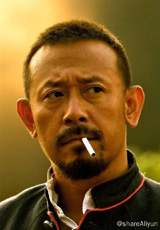 名称：姜文电影全集描述：《让子弹飞》多版本 《邪不压正》 《阳光灿烂的日子》 《参演》 《一步之遥》 《太阳照常升起》多版本链接：