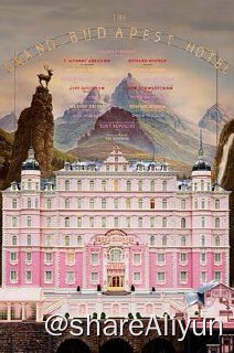 名称：No.081 布达佩斯大饭店 2014描述：故事要从一位无名作家（裘德·洛 Jude Law 饰）说起，为了专心创作，他来到了名为“布达佩斯”的饭店，在这里，作家遇见了饭店的主人穆斯塔法（F·莫里·亚伯拉罕 F. Murray Abraham 饰），穆斯塔法邀请作家共进晚餐，席间，他向作家讲述了这座饱经风雨的大饭店的前世今生