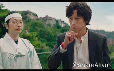 名称：千博士驱魔研究所描述：电影《千博士驱魔研究所》改编自同名网漫，讲述虽然听不到鬼，但凭借鬼般的洞察力解决各种事件的假驱魔师