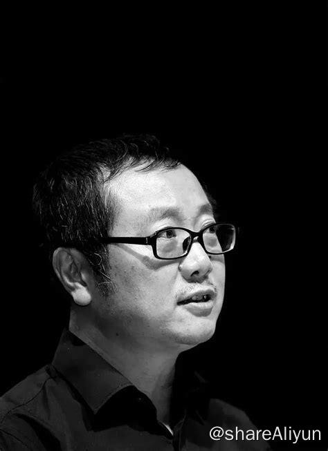 名称：刘慈欣科幻作品集（小说）描述：刘慈欣科幻作品，包括三体、乡村教师等几十部作品链接：