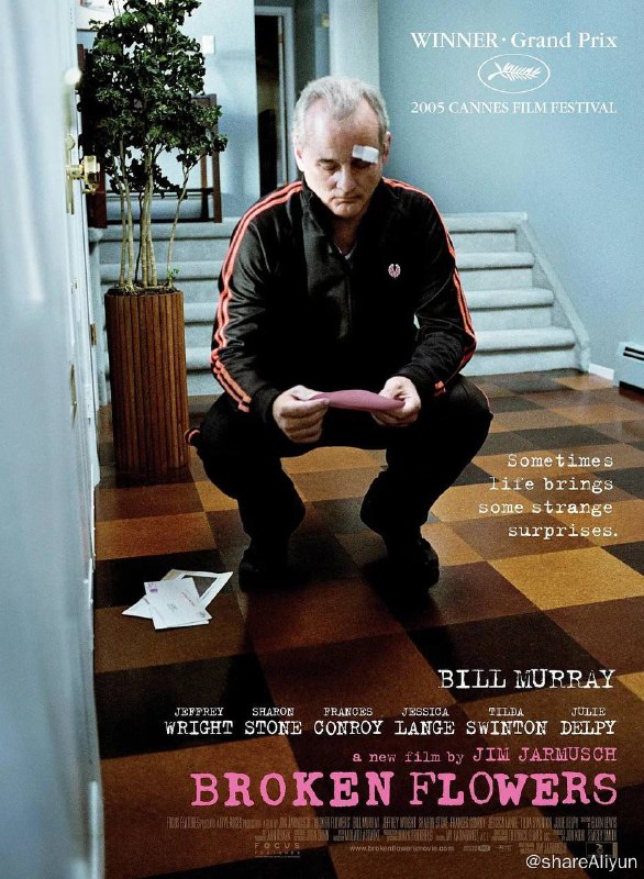 名称：破碎之花 2005 吉姆·贾木许 蓝光压制描述：年过半百的唐·琼斯顿（比尔·默瑞 Bill Murray 饰）一生拥有数不尽的浪漫恋情和风流韵事，但他从来无意组建家庭，只愿享受热恋的激情，任凭一个个出色的女性从身边流走，展开别样的人生