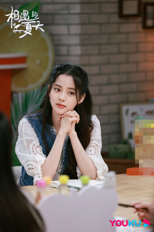 名称：相遇的夏天 2022恋综(持续更新中)描述：《相遇的夏天》是由优酷视频推出的一档夏日旅行社交真人秀，六位相遇观察员姜振宇、柳岩、欧阳娜娜、王聪、杨迪、曾舜晞已到齐