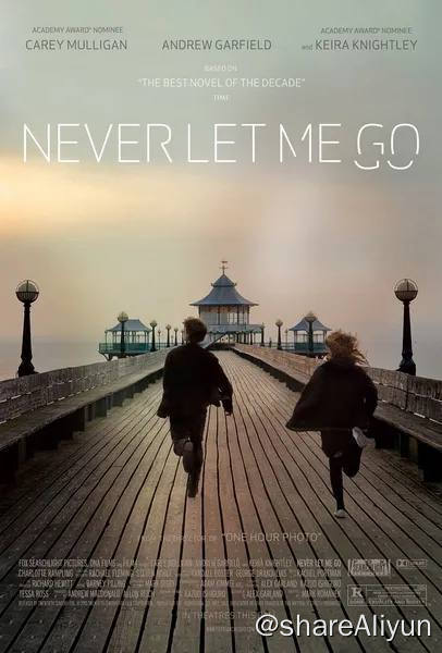 名称：别让我走 Never Let Me Go(2010)(豆瓣 英国科幻片榜)描述：28岁的女子凯西（凯瑞·穆丽根 Carey Mulligan 饰）自幼生活在校风严谨的寄宿学校海尔森，汤米（安德鲁·加菲尔德 Andrew Garfield 饰）和露丝（凯拉·奈特莉 Keira Knightley 饰）是她最重要的两个朋友