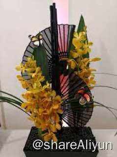 名称：花束花艺教程描述：插花教学链接：