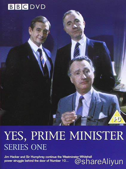 名称：是，首相描述：理论告诉我们权力越大,责任也越大;常识告诉我们事情越多,麻烦也越多;经验则告诉我们政治问题揭开总有个内幕,内幕揭开还有个黑幕...我们的老熟人, 行政事务部（DAA）大臣吉姆哈克上位成功了! 在公务员体系的化身, 内阁秘书汉弗莱阿普比爵士和走钢丝大师, 私人秘书伯纳伍利同学辅佐下, 经过三年艰苦磨练(磨蹭和训练), 哈克终于入主唐宁街十号, 成为英国首相!明暗之间棋逢对手, 新老问题此起彼伏, 首相的政治生涯之精彩, 注定不亚于大臣. 于是, 让我们紧密团结在这三位老朋友周围, 走进白厅这一变幻莫测的舞台吧~链接：