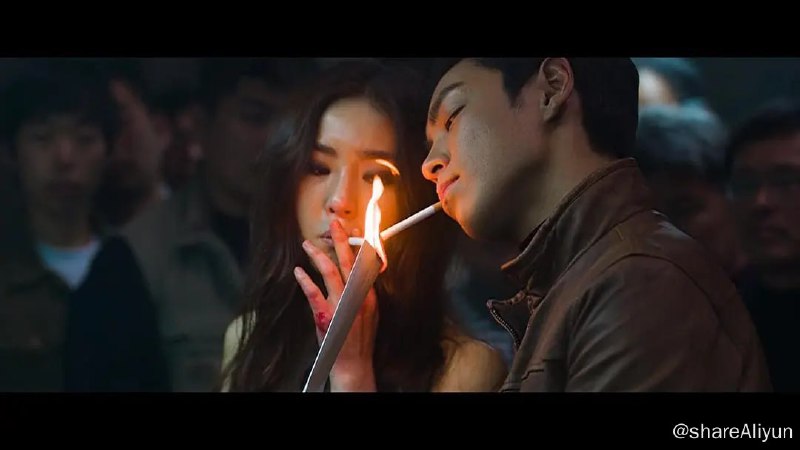 名称：老千  2-3合集描述：因在老家伤人而跑路的咸大吉（崔胜铉 饰），来到江南道投奔相熟的查理哥