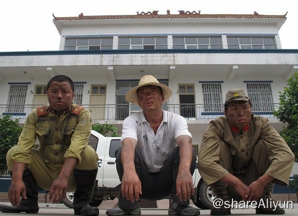 名称：B-不是闹着玩的1;3描述：《不是闹着玩的》是由河南电影电视制作集团有限公司于2010年6月推出的一部喜剧类影片，该片由卢卫国执导，李易祥、曹随风，杨佳宁等主演