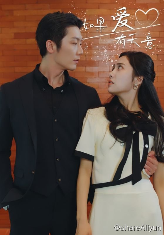 名称：如果爱有天意 - 2024.S01.720p描述：五年前，孟舒瑶被人陷害，生下龙凤胎，谁知产下孩子的第二天，龙凤胎不幸夭折，五年后，孟舒瑶在一场相亲上与离异带俩娃的贺云琛相遇，为避免吸血养父继续给自己介绍男人，孟舒瑶与贺云琛一拍即合，决定结婚，然而婚后，孟舒瑶逐渐发现这个男人身上有诸多不对劲，原来以为喜当妈得来的一对孩子，没想到竟是自己亲生的，就连一直以来被自己误认为贫穷且抠搜的老公，实际上也是叱咤商界的大佬，孟舒瑶好不容易接受这个事实，却发现后面还有更大的阴谋...链接：