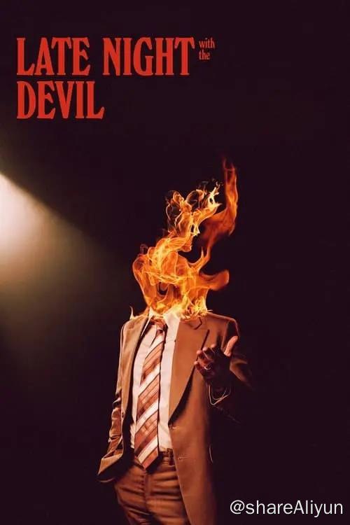 名称：魔鬼深夜秀(2023)4K 内封简繁描述：大卫·达斯马齐安 (David Dastmalchian) 饰演电视节目《夜猫子》的魅力主持，这部电影追溯了这个节目 1977 年万圣节现场特辑的录制过程，几个有特殊能力的嘉宾来访，而很快这个准备以招魂作为娱乐的节目遭到了真正恶魔的困扰