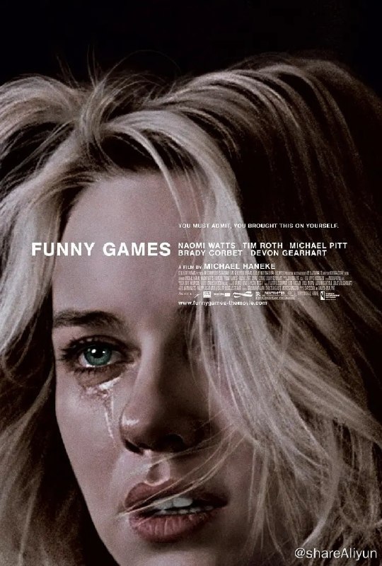 名称：趣味游戏美国版 Funny Games (2007)描述：乔治（Tim Roth 蒂姆•罗素 饰）和安（Naomi Watts 娜奥米•沃茨 饰）带着儿子和爱犬来到城外岛某别墅度假，原本美好的假期却被两个不速之客破坏