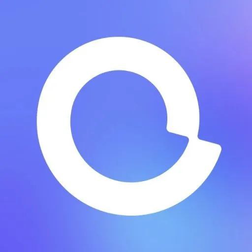 名称：阿里云小白云盘TV_v1.5beta(增强版)描述：1.修复部分机型重启之后登录失效的问题；2.修复部分机型调用第三方播放器黑屏的问题；3.修复播放过程中的视频停止黑屏问题；4.修复列表模式文件大小不能显示的问题；5.修复播放界面网速显示不准的问题；6.新增增强播放内核，提升视频解码能力，请到设置中开启；7.新增数字音频直通和扩展解码设置；8.优化追剧界面，追剧设置更容易；9.轨道显示视频类型，音轨显示音频类型标识；10.保存播放倍速设置，增加更多可调倍速，调节更精细；11.改善下拉视频列表定位不准的问题