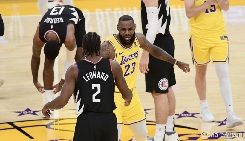 名称：11.02 湖人VS快船描述：美国职业篮球联赛（National Basketball Association），简称美职篮（NBA），是由北美30支职业球队组成的职业篮球联盟，是美国四大职业体育联盟之一