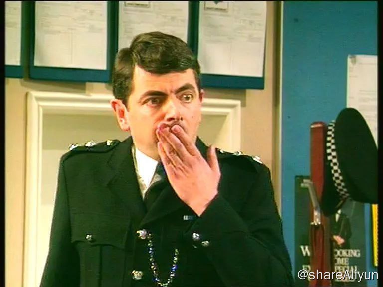 名称：憨豆警局描述：本片是“憨豆先生”Rowan Atkinson罗温.阿特金森于1995-1996年在英国领衔主演的室内情景喜剧集，讲述的是一个英国警察局里发生的种种趣事……链接：