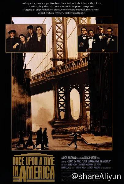 名称：美国往事 蓝光原盘REMUX 国英双音 内封字幕描述：1933年，纽约流氓Noodles（罗伯特·德·尼罗 饰）因向哈洛伦警司（布鲁斯·巴伦堡 饰）通风报信害死了三名同伙而被追杀