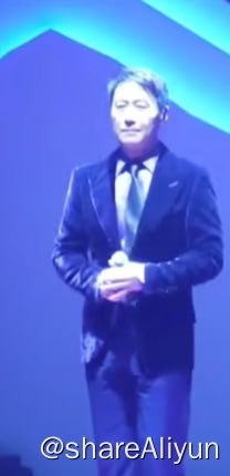 名称：向张国荣20周年致敬音乐会描述：4月1日晚，香港湾仔会议展览中心将响起怀念张国荣的歌声