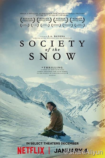 名称：绝境盟约 La sociedad de la nieve (2023)✨【1080p.高码率】9G描述：1080p 高码率版本 / 后续同文件夹更新4k版本改编自帕布罗·维尔西（Pablo Vierci）依真实事件撰写而成的小说，背景设定在 1972 年，讲述了乌拉圭空军 571 班机将一支橄榄球队送往智利途中，在安第斯山脉的冰川上坠机